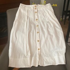 flattering like new skirt.